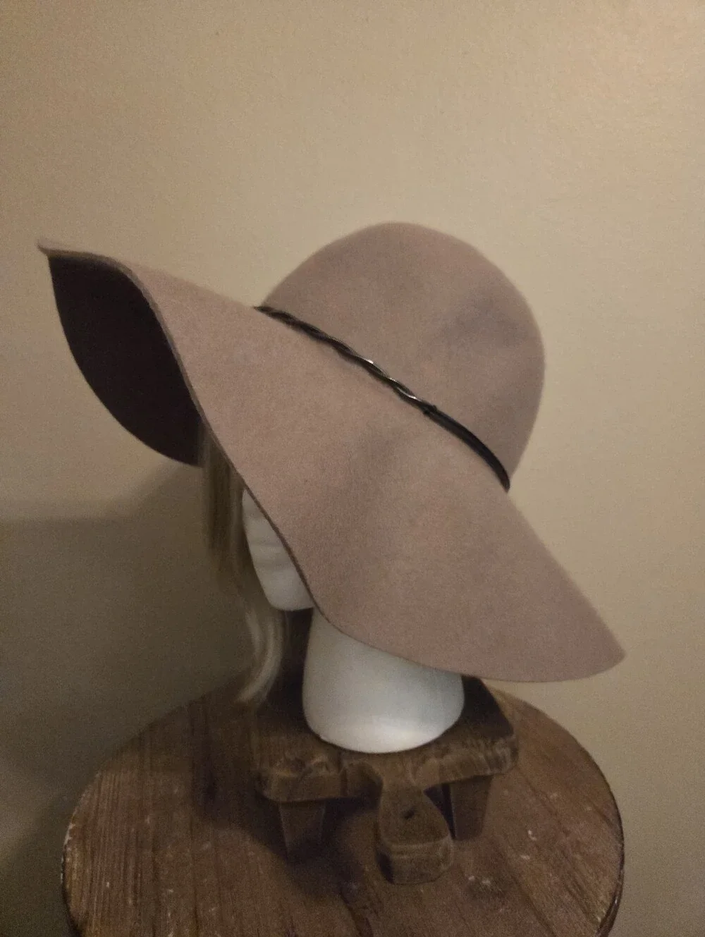 TARGET Euro Summer 100% Wool Tan Chain Accent Wide Brim Floppy Sun Hat Womens OS